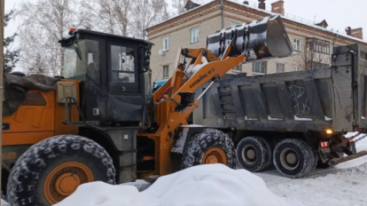 Из Новосибирска за трое суток вывезли 92 тысячи кубометров снега